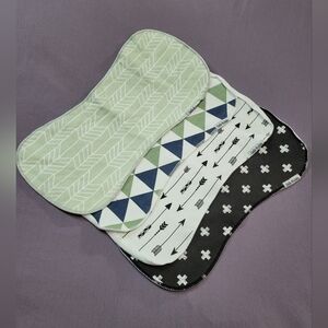 ✨️Kids 5/$40✨️ Set of Patterned Baby Burp Cloths NWOT